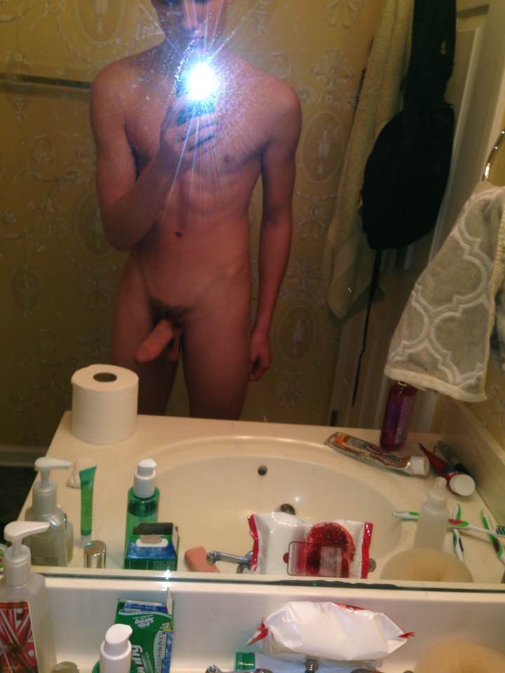 Free Set of Teen Guy Self Shots